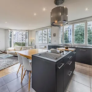 https://le-balzac-2-chambres-proche-place-de-bretagne.inbrittany.com